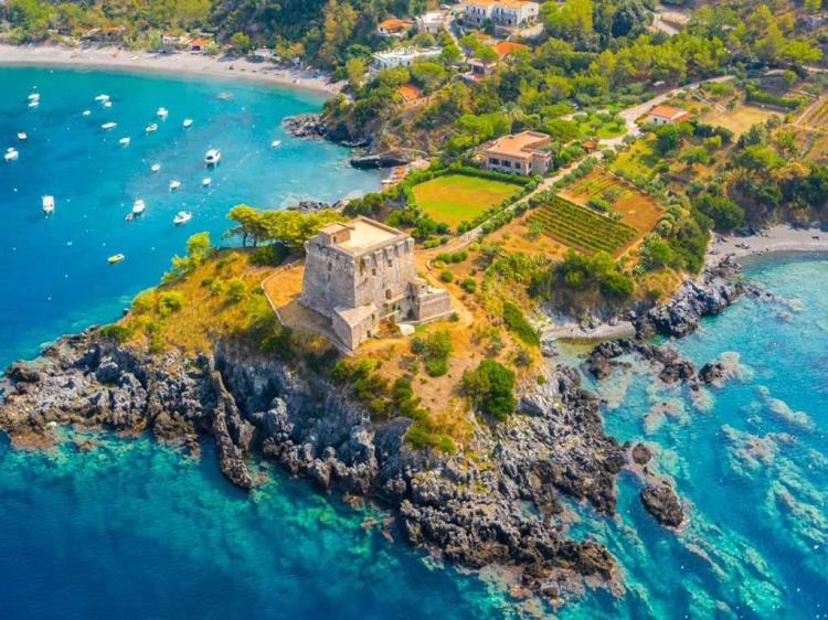 ESCURSIONE IN BARCA CON TORTUGA – SCALEA, ISOLA DINO E ARCOMAGNO